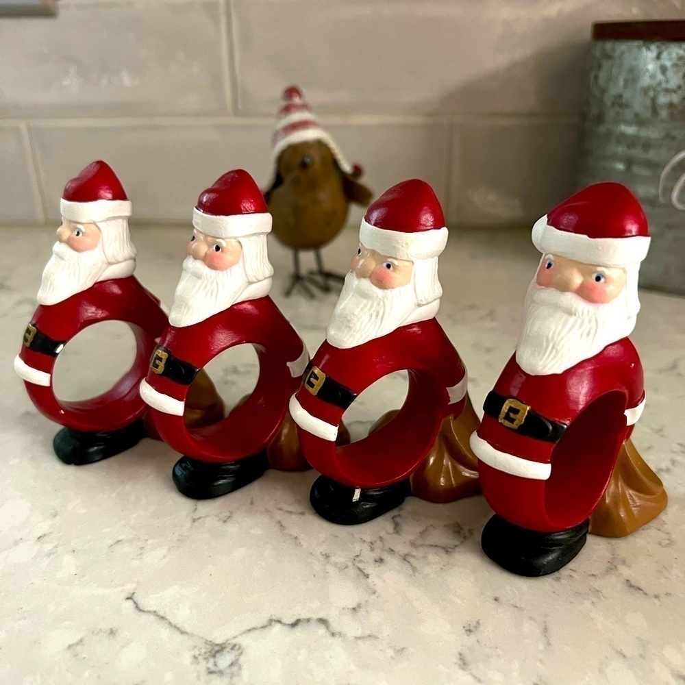 Napkin ring ceramic Santa set of 4 hand painted vintage